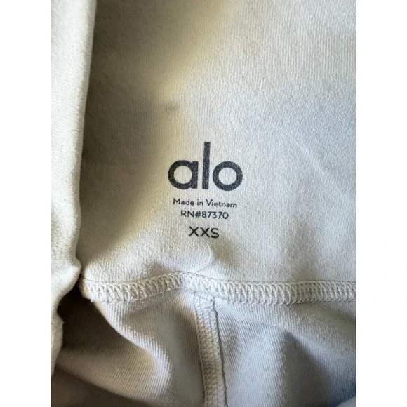 Alo Yoga Off White High-Waist Airbrush Biker Shorts Size XXS - Picture 5 of 6